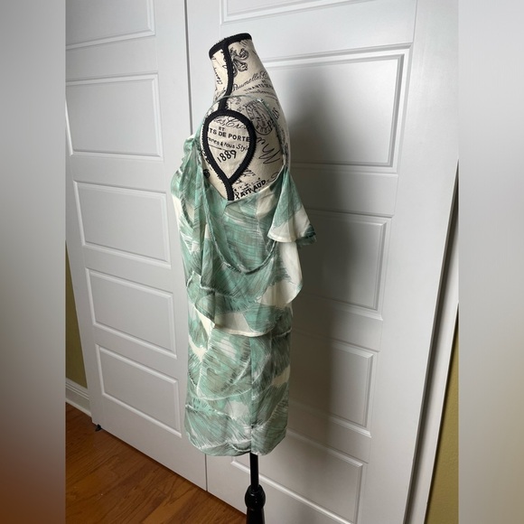 Lulus Radiate Positivity Off Shoulder Tropical Dress - Picture 7 of 10